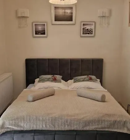 Julia Διαμέρισμα *